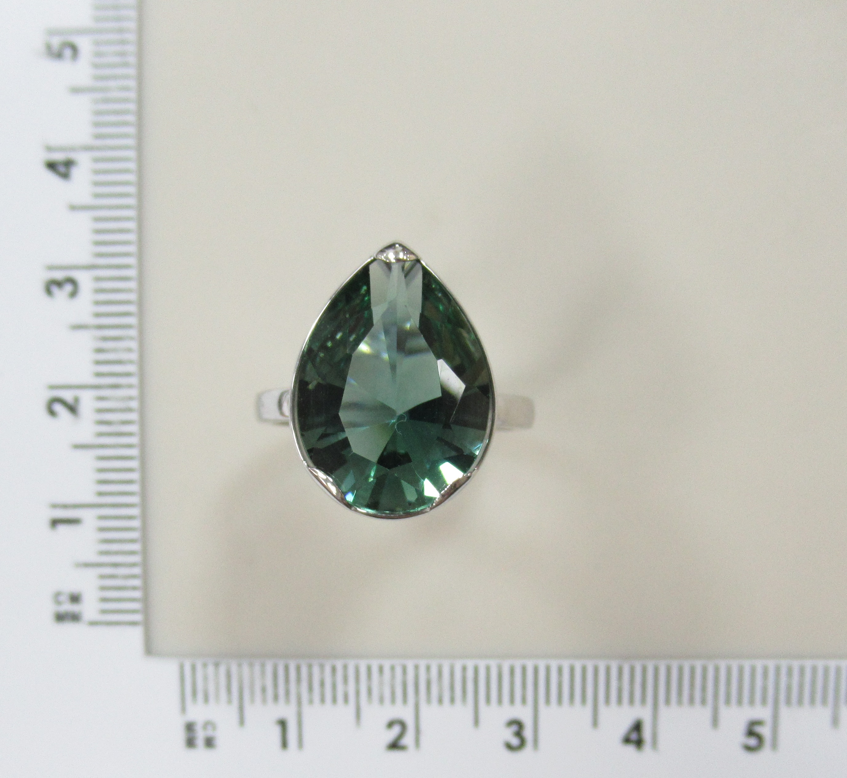 Серебряное кольцо с празиолитом